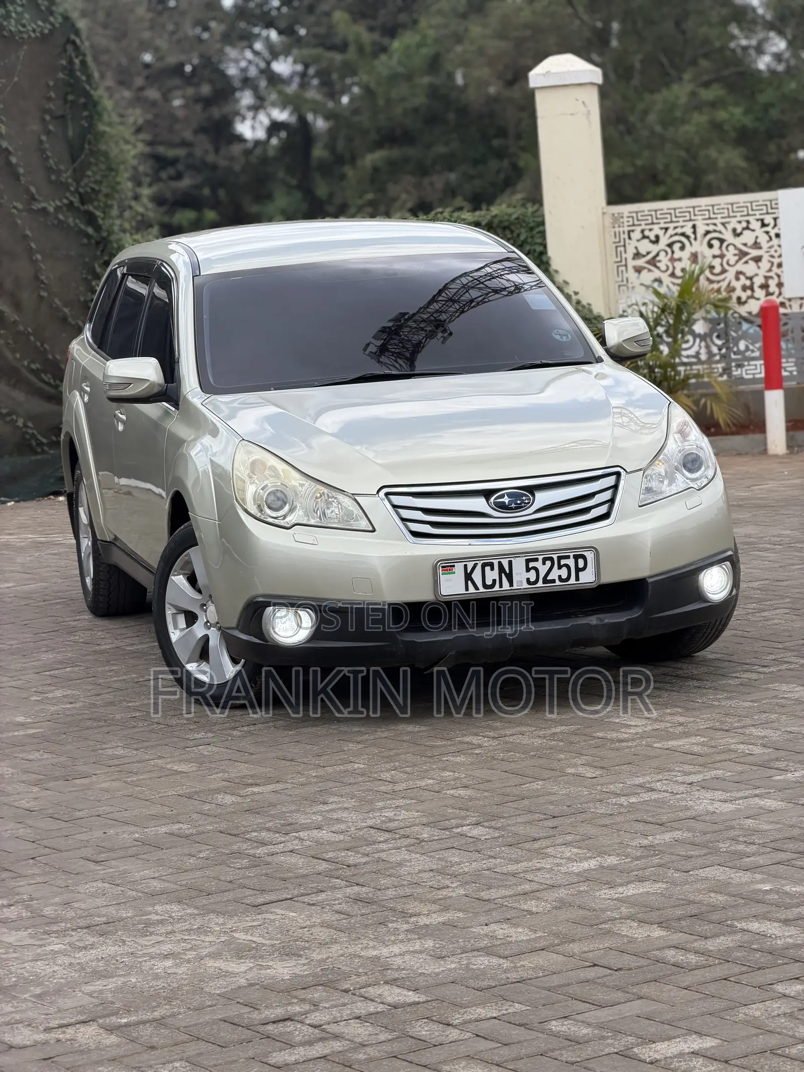 Subaru Outback 2.5i Limited 2010 Ivory