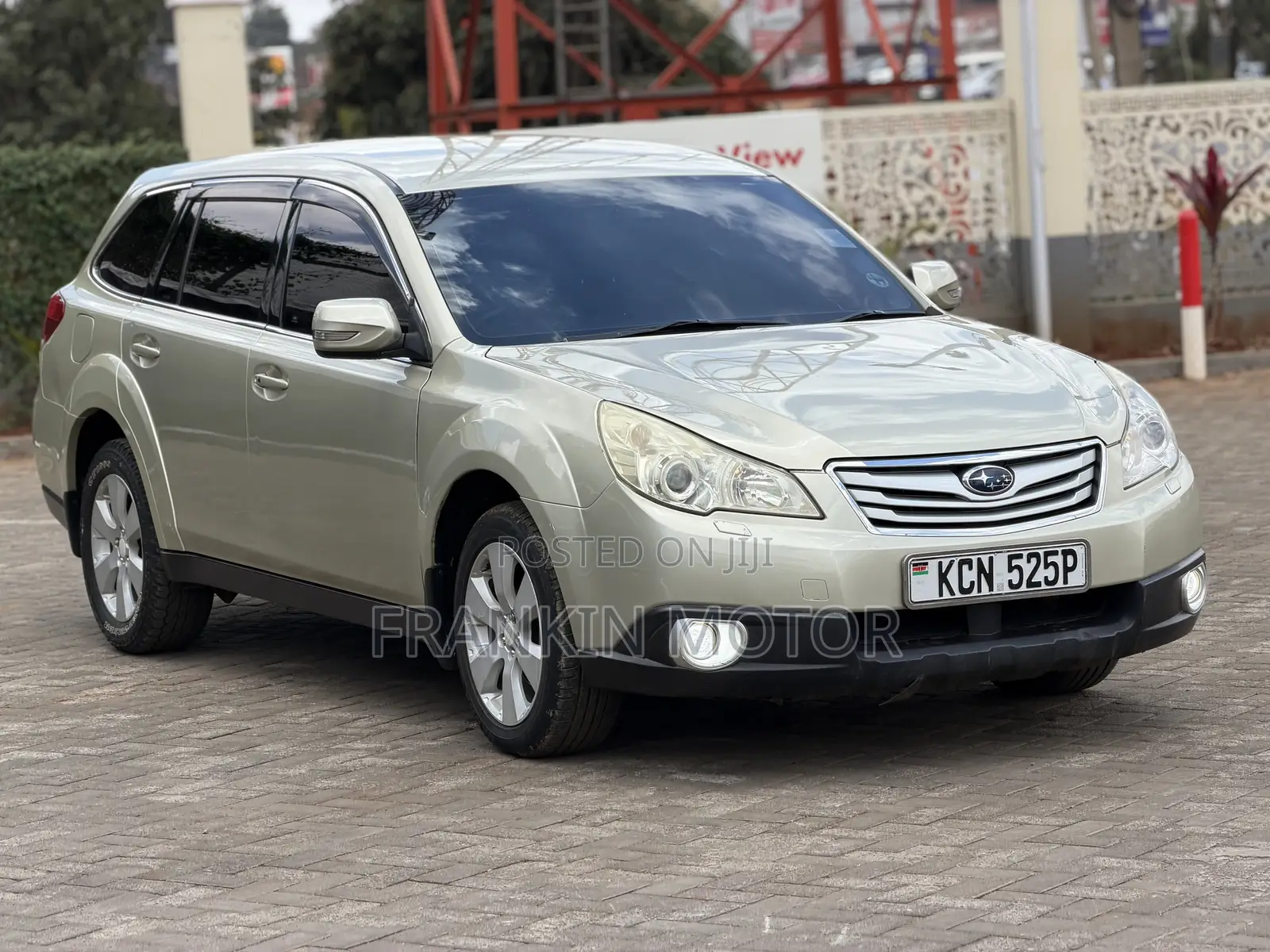 Subaru Outback 2.5i Limited 2010 Ivory