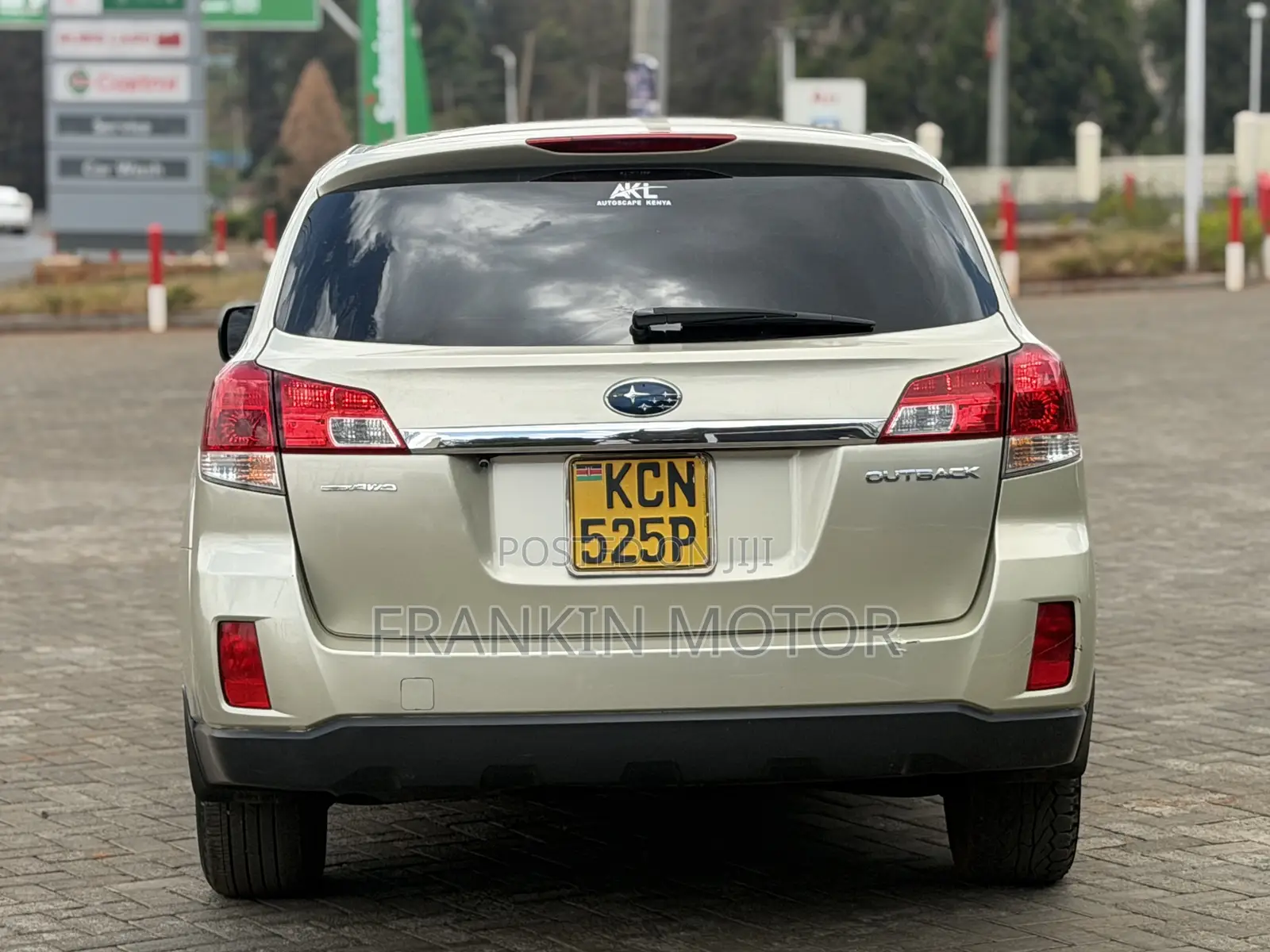 Subaru Outback 2.5i Limited 2010 Ivory
