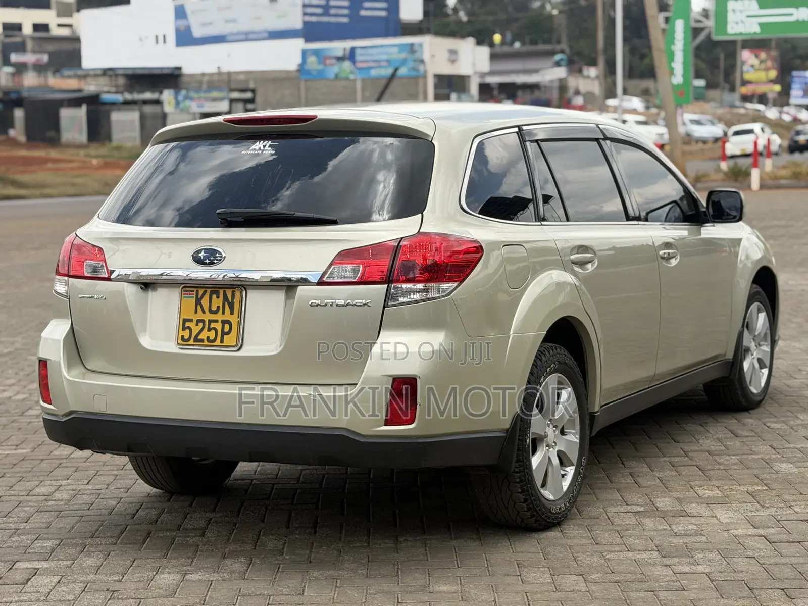 Subaru Outback 2.5i Limited 2010 Ivory
