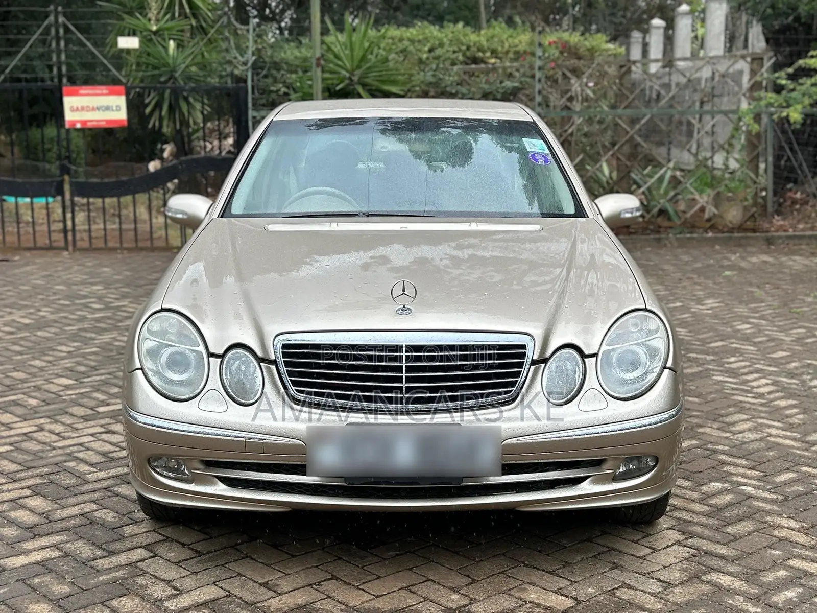 Mercedes-Benz E200 2004 Gold