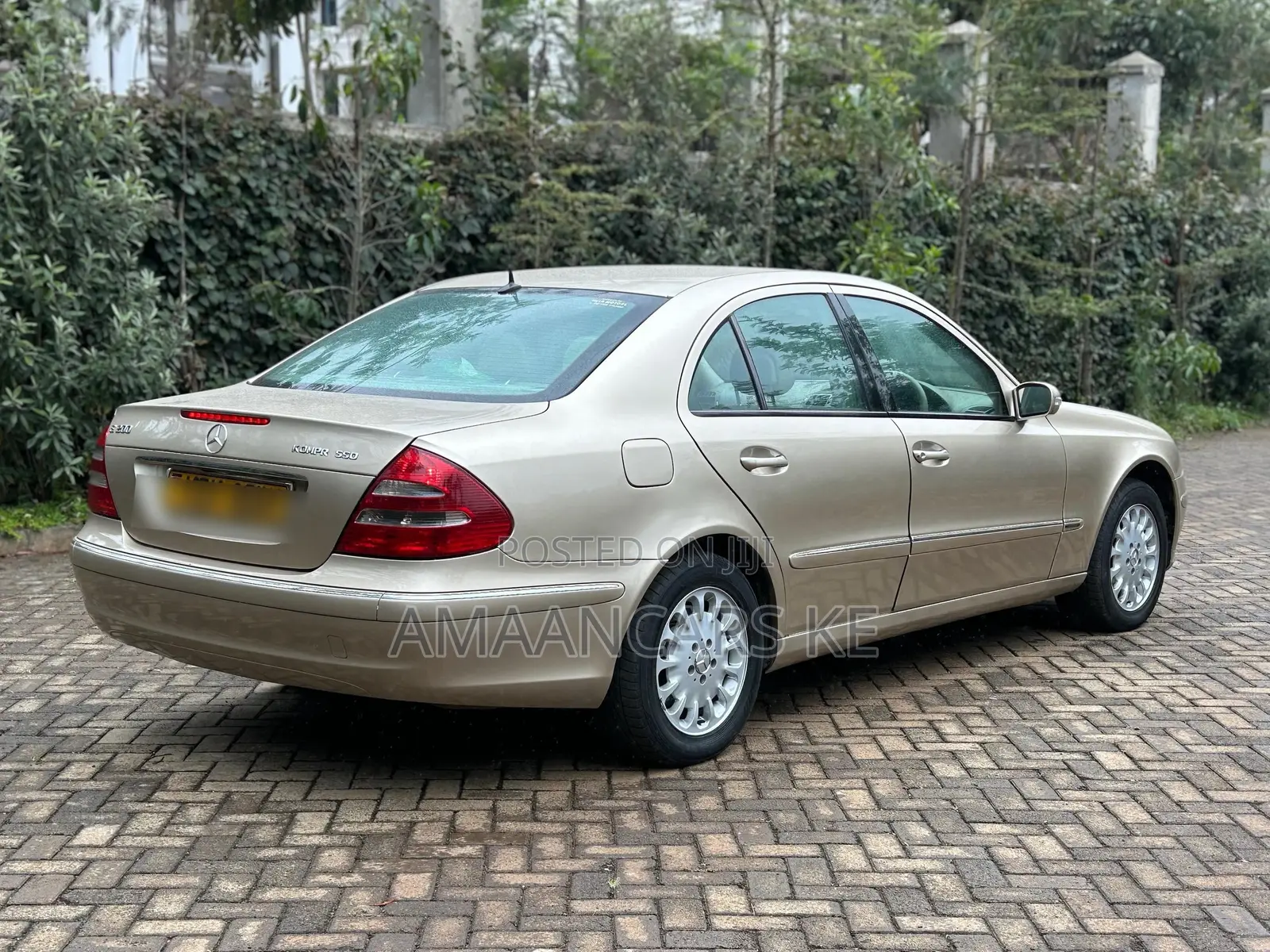 Mercedes-Benz E200 2004 Gold