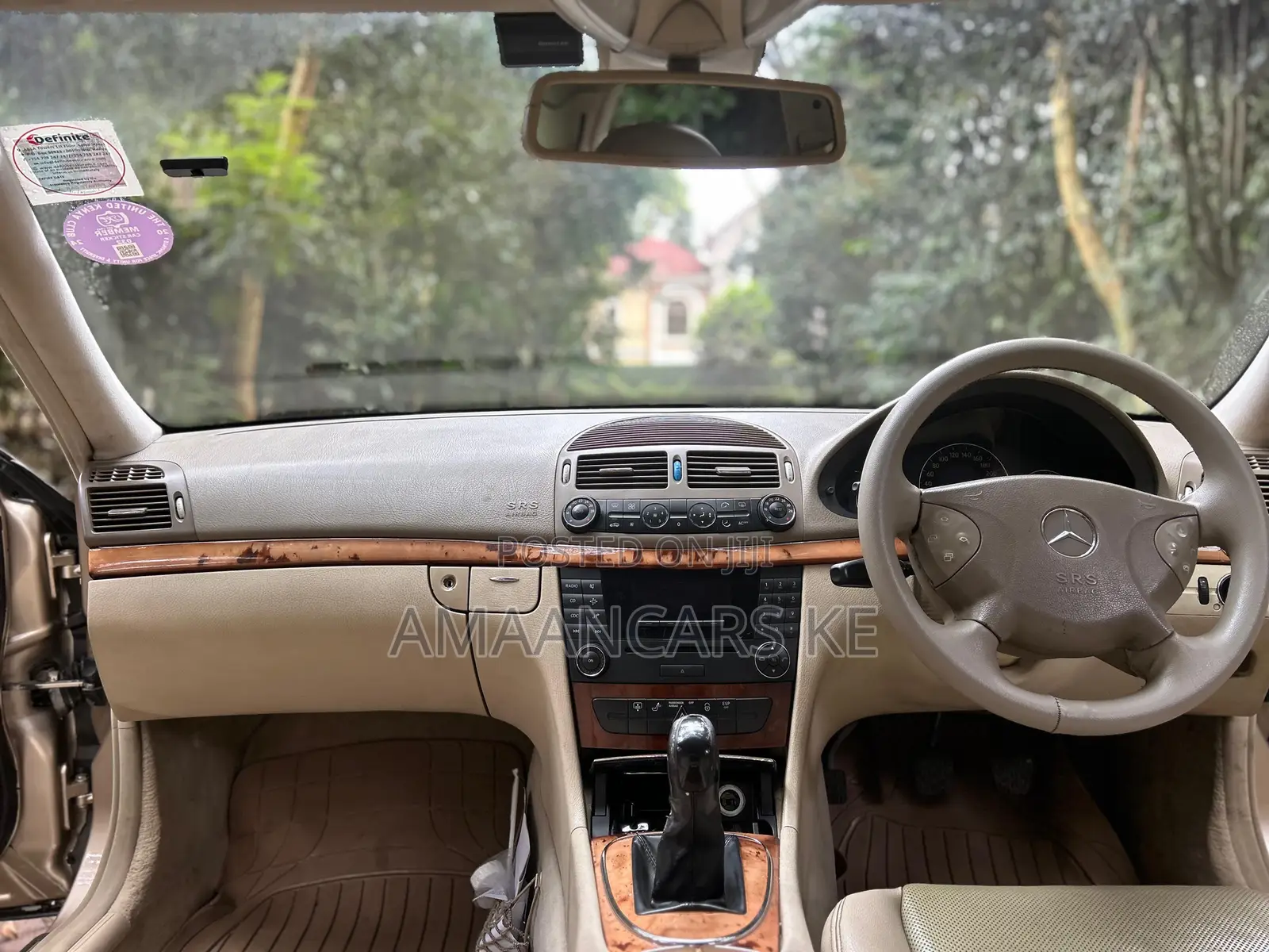 Mercedes-Benz E200 2004 Gold