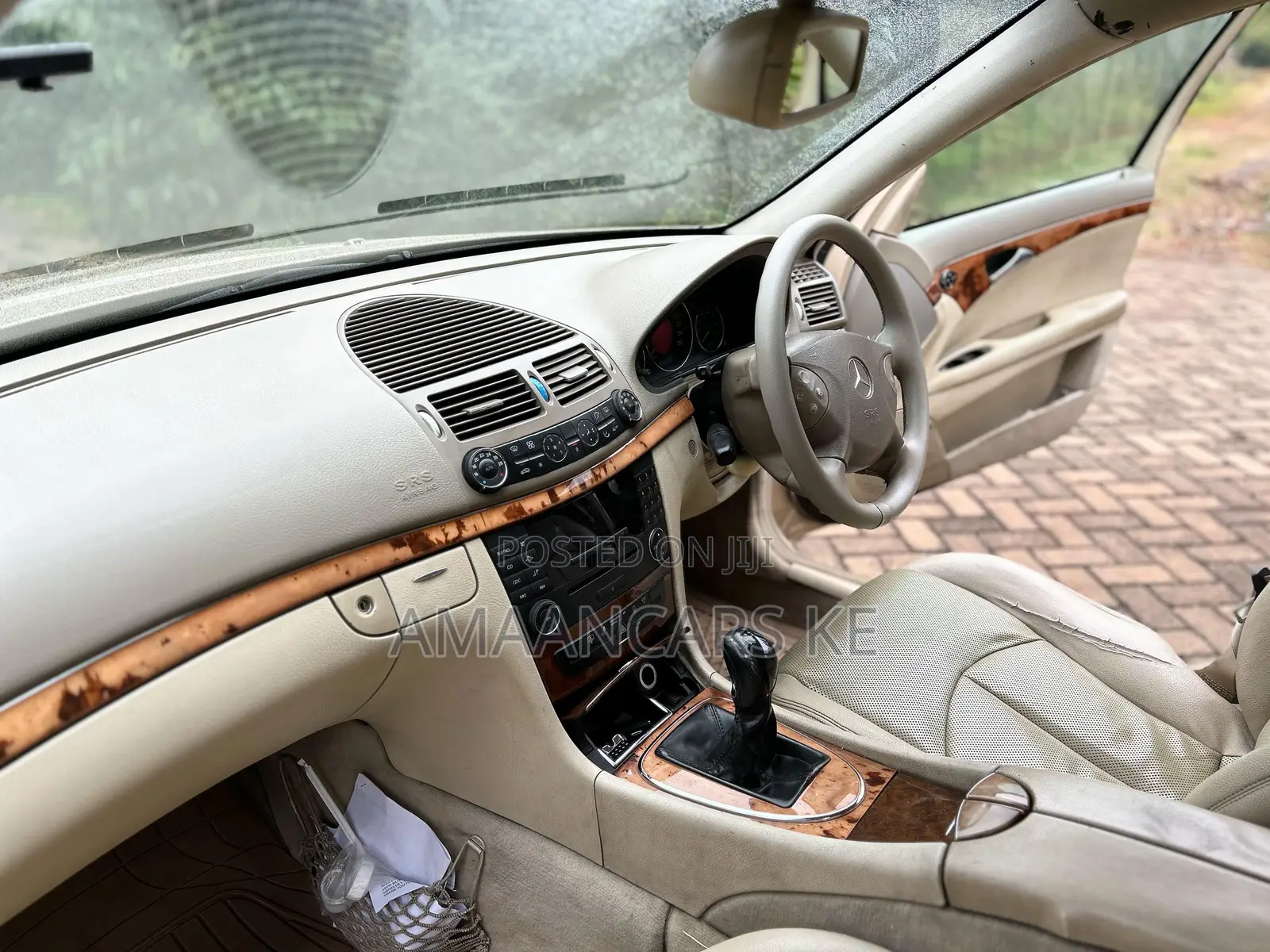 Mercedes-Benz E200 2004 Gold