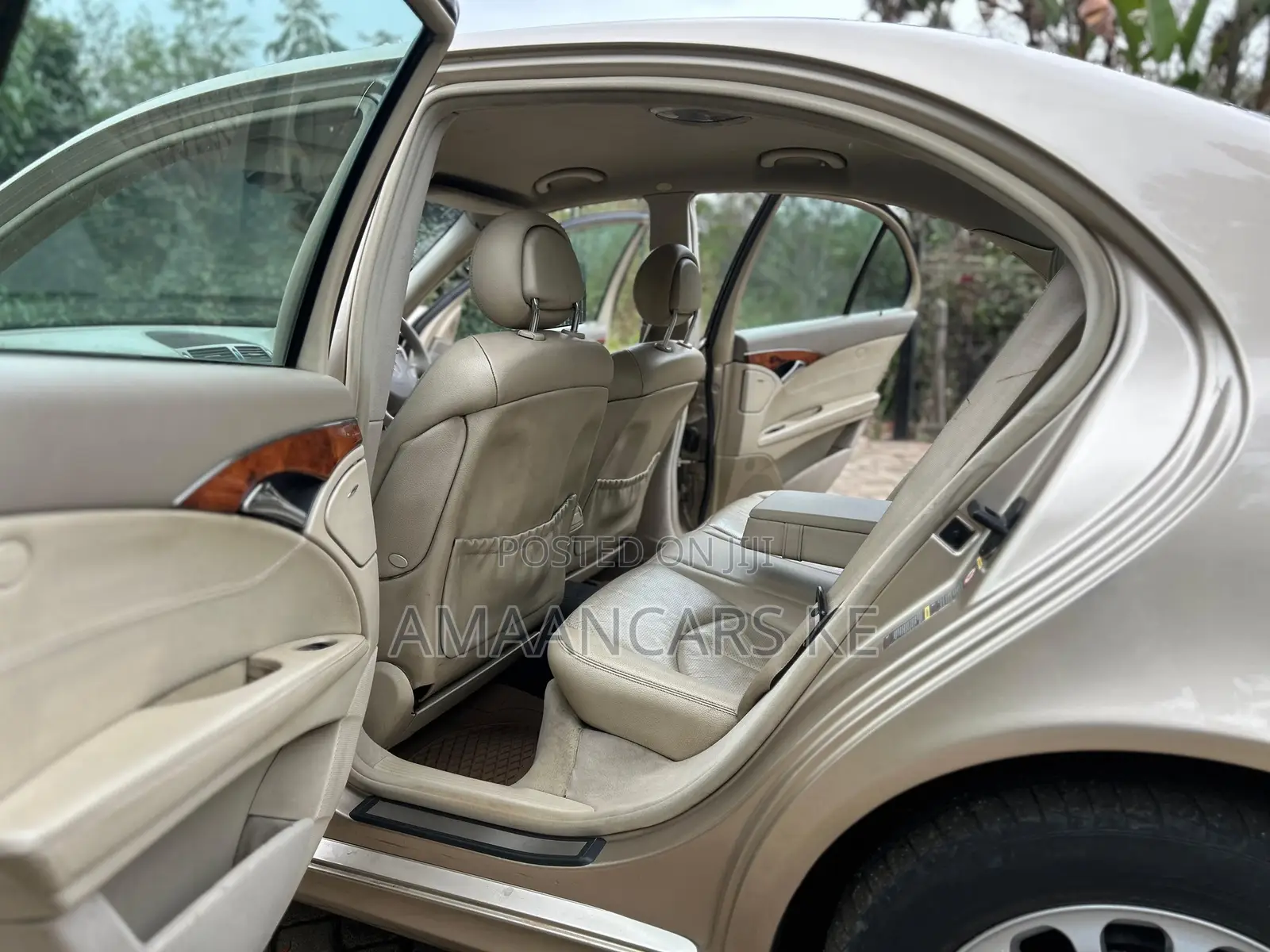 Mercedes-Benz E200 2004 Gold