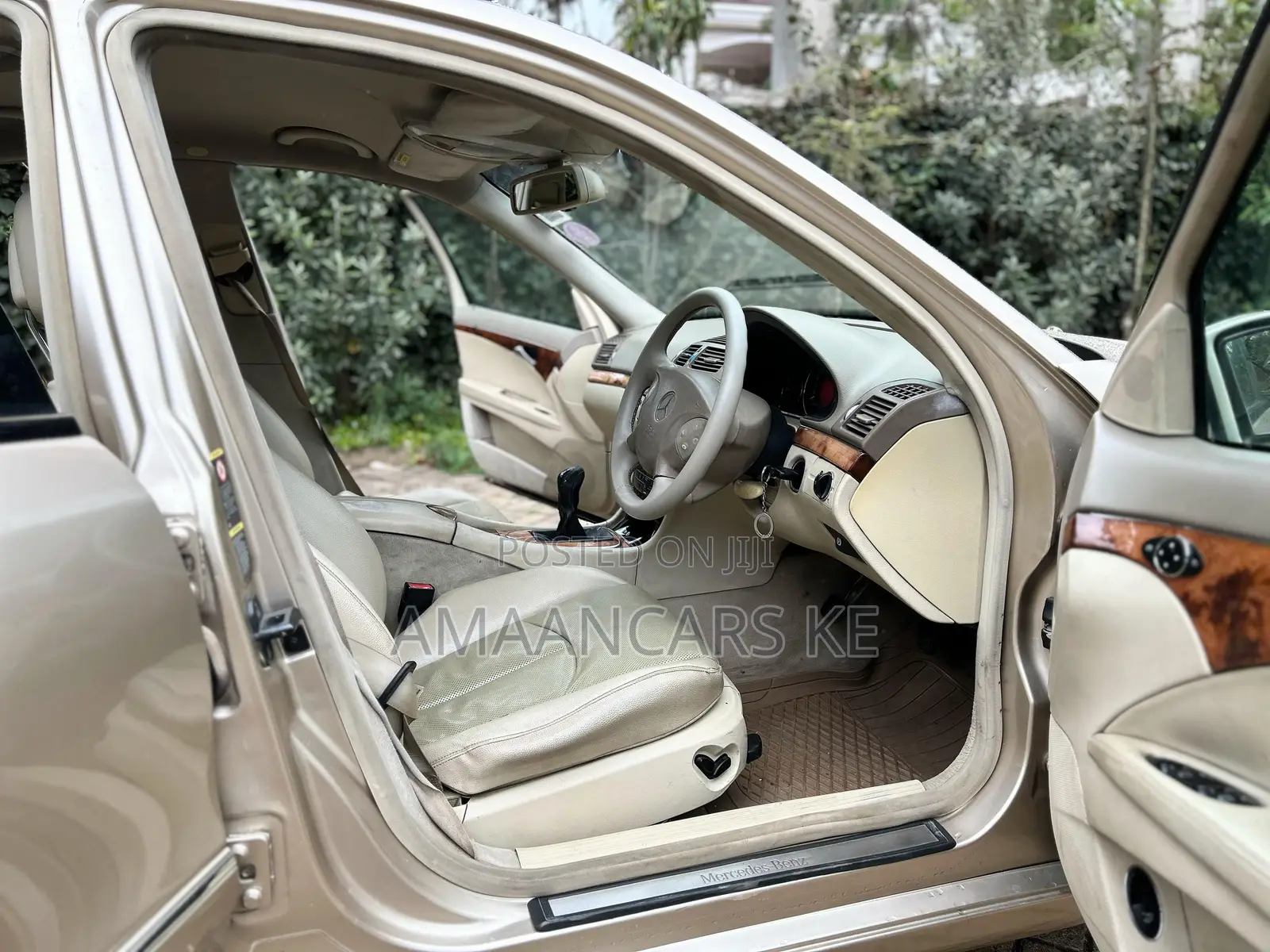 Mercedes-Benz E200 2004 Gold