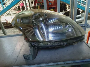 Toyota Raum 2005 Headlight