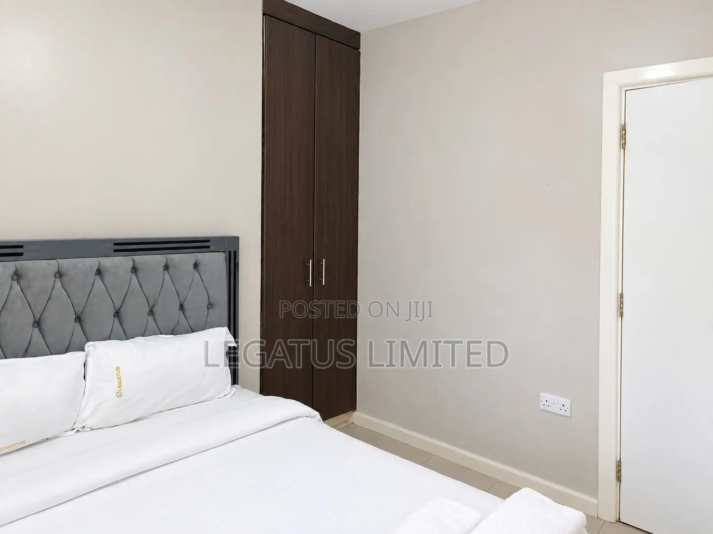 Spacious Poolside 2BR | WiFi Parking | Legatus