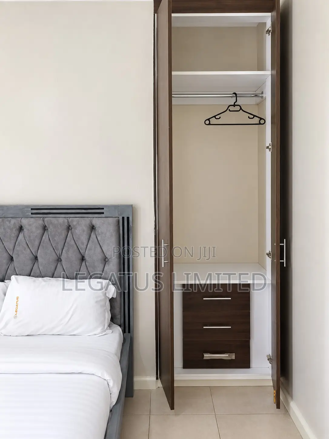 Spacious Poolside 2BR | WiFi Parking | Legatus