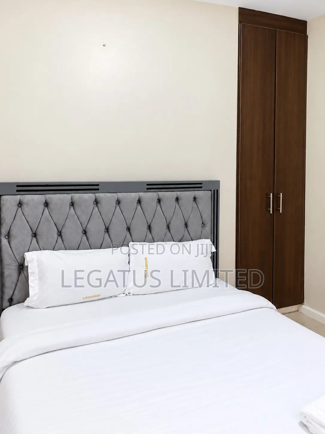 Spacious Poolside 2BR | WiFi Parking | Legatus