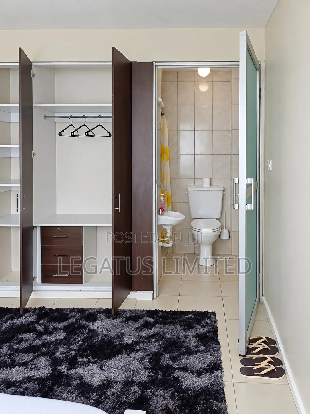 Spacious Poolside 2BR | WiFi Parking | Legatus