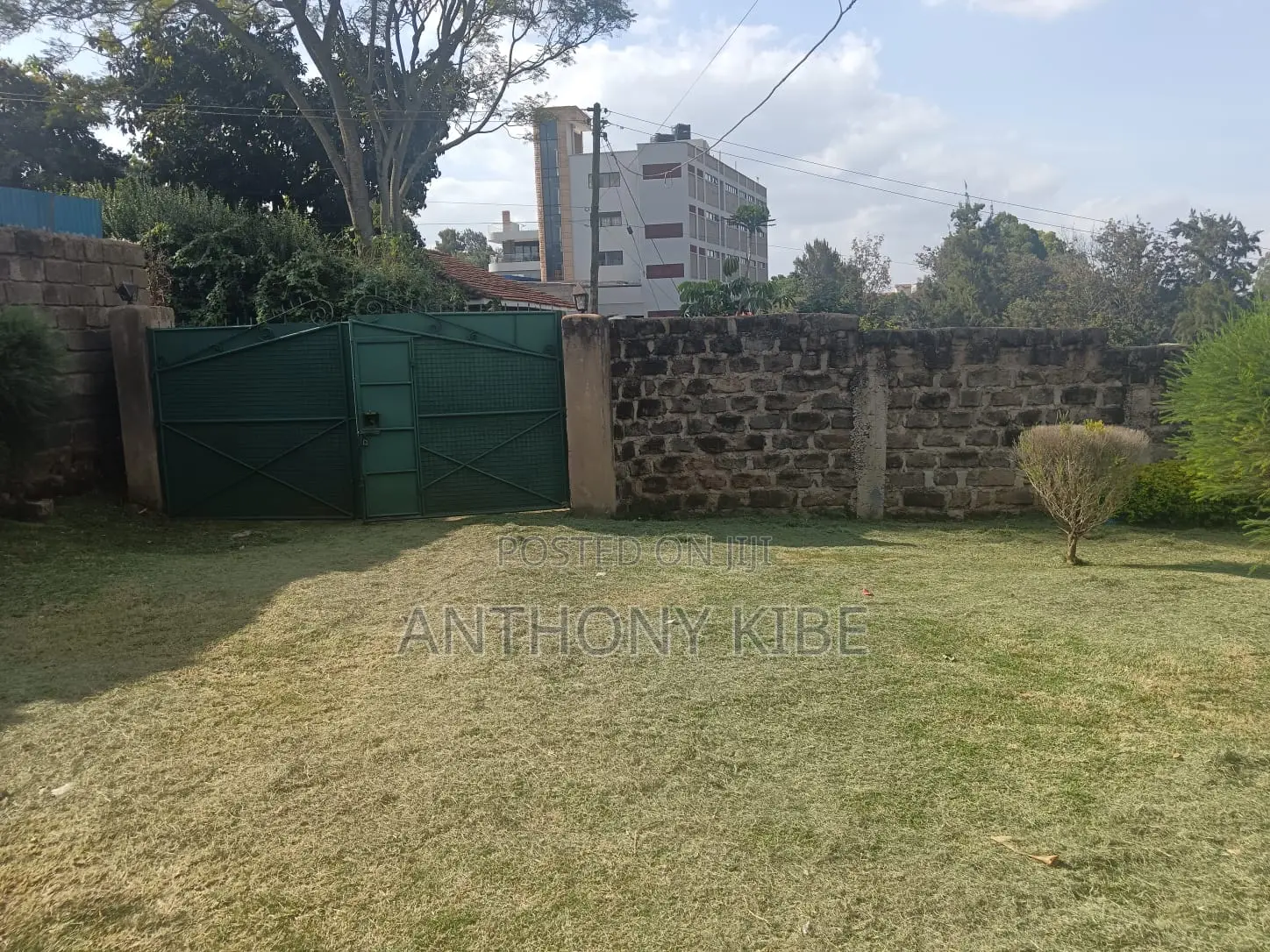 1⁄4 Acre Commercial Plot