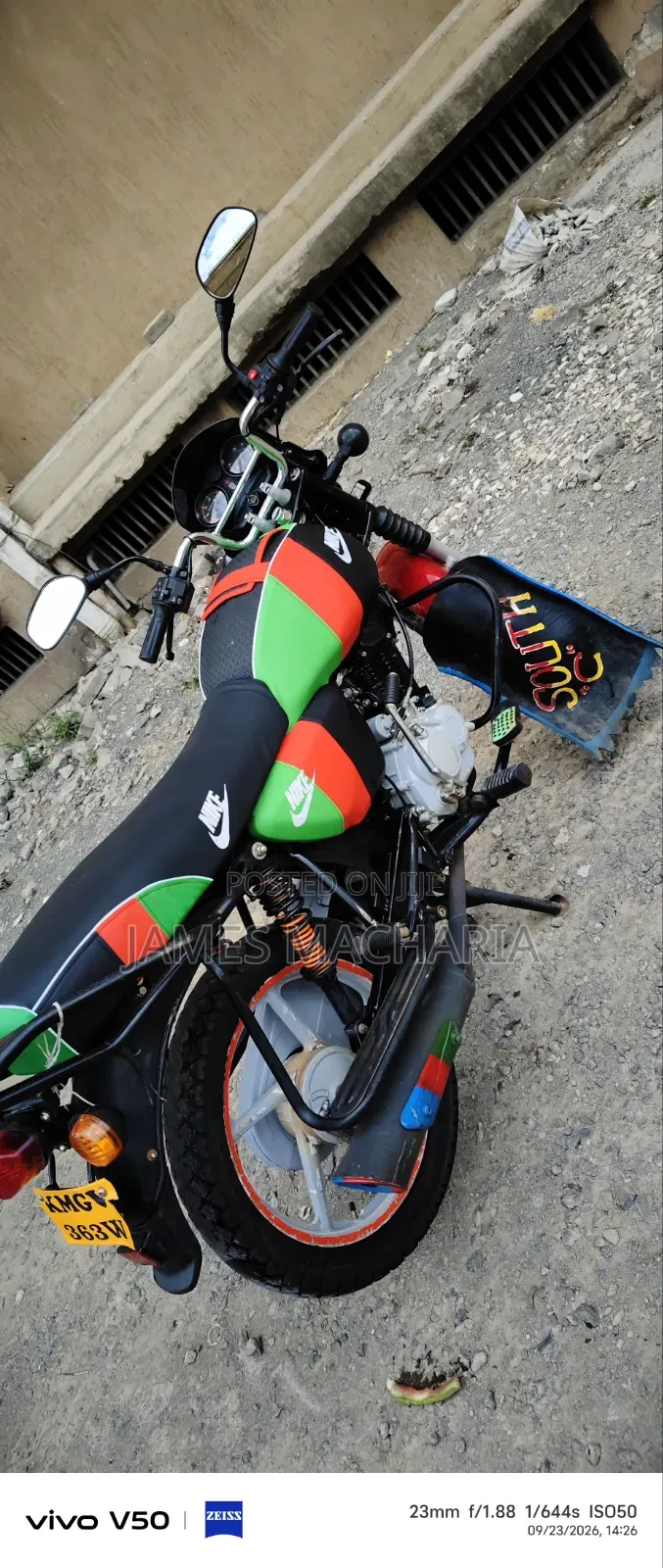 Bajaj Boxer 125 2026 Red