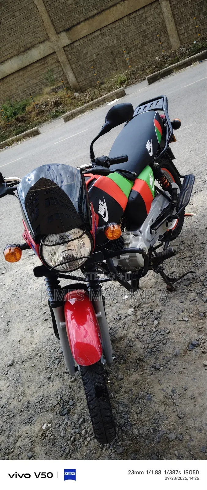 Bajaj Boxer 125 2026 Red