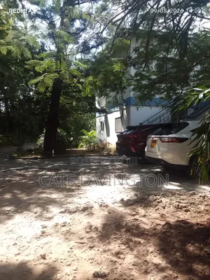 Links Road Plot
