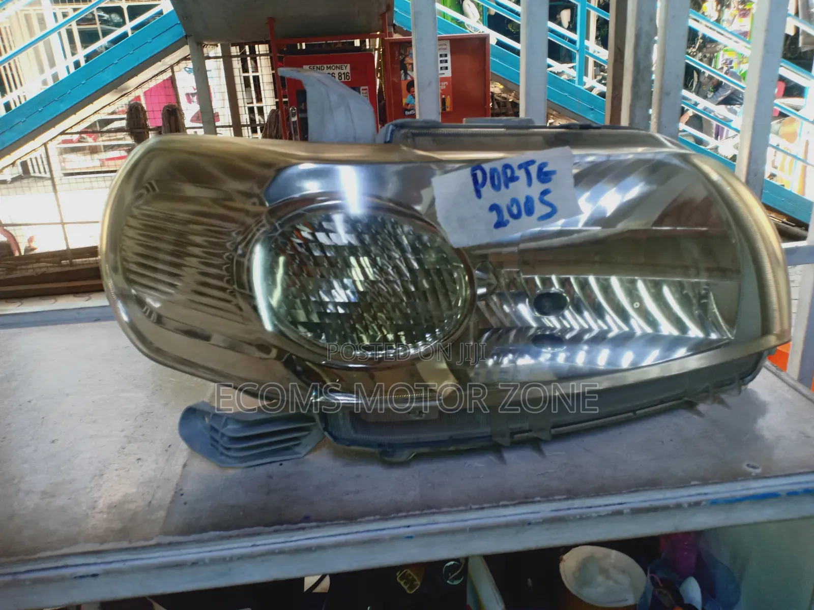 Toyota Porte 2015 Headlight