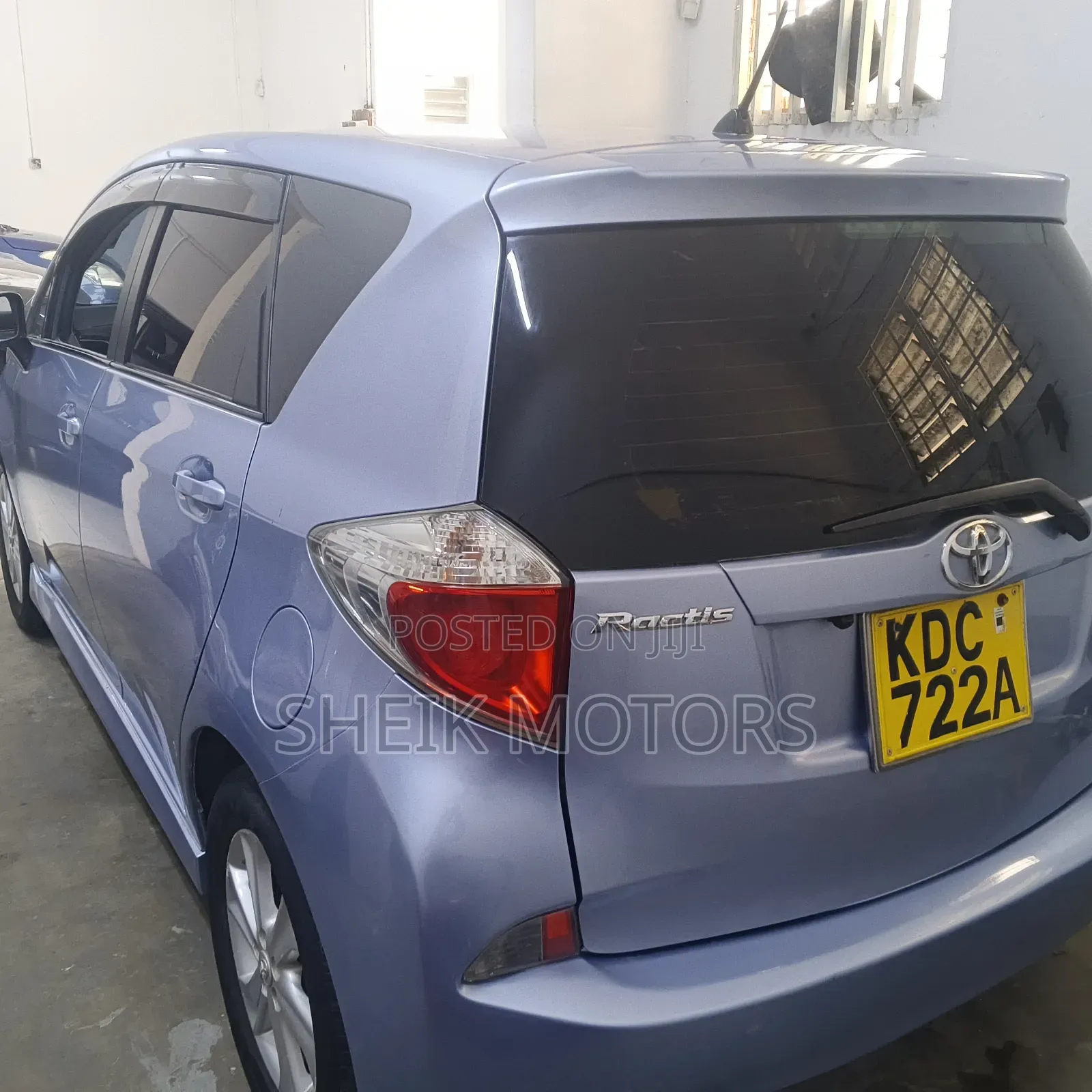 Toyota Ractis 2014 Blue