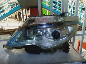 Nissan Serena 2014 Headlight