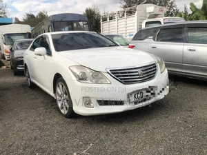 Toyota Crown 2009 White