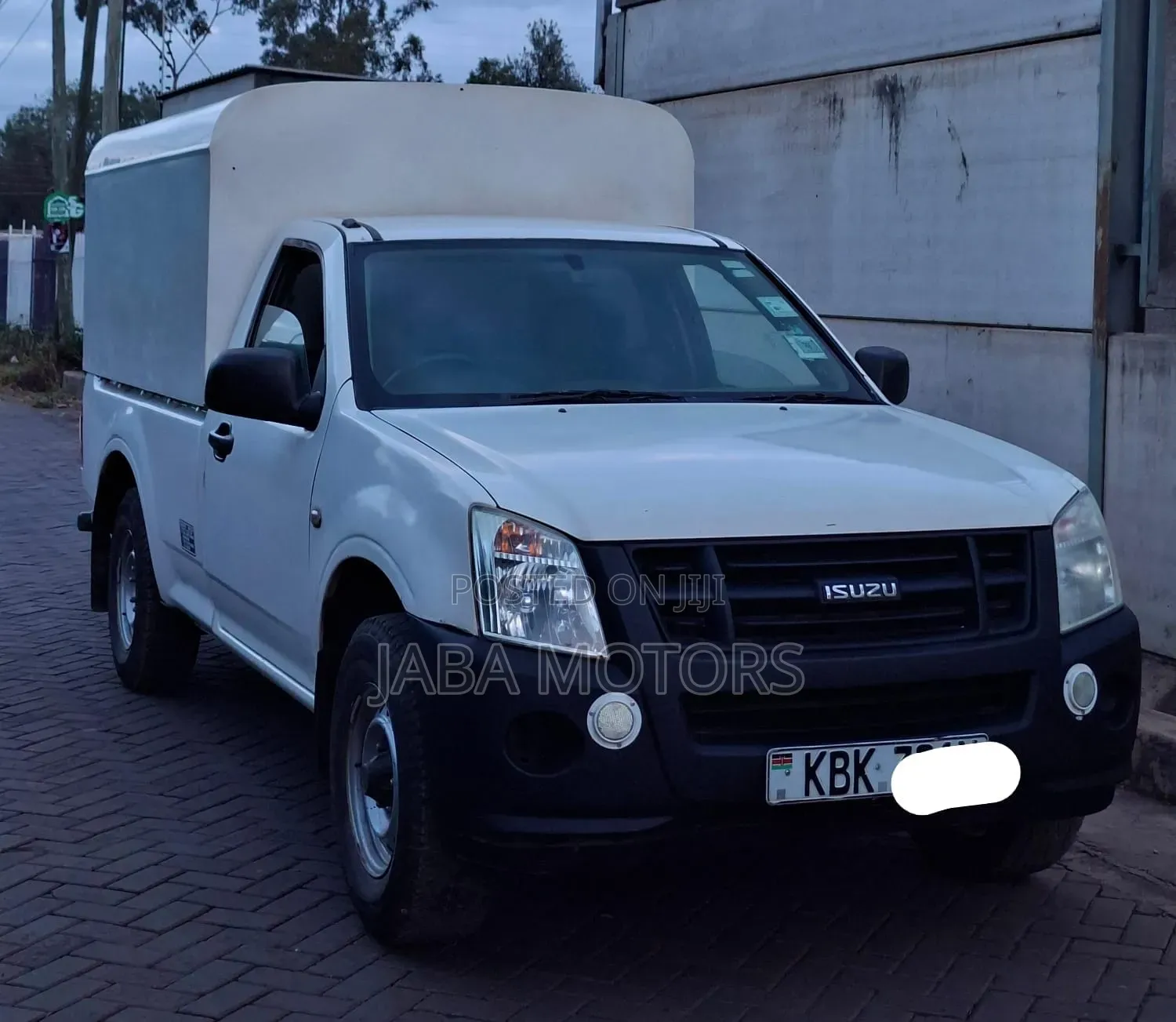 Isuzu D-MAX 2010 White