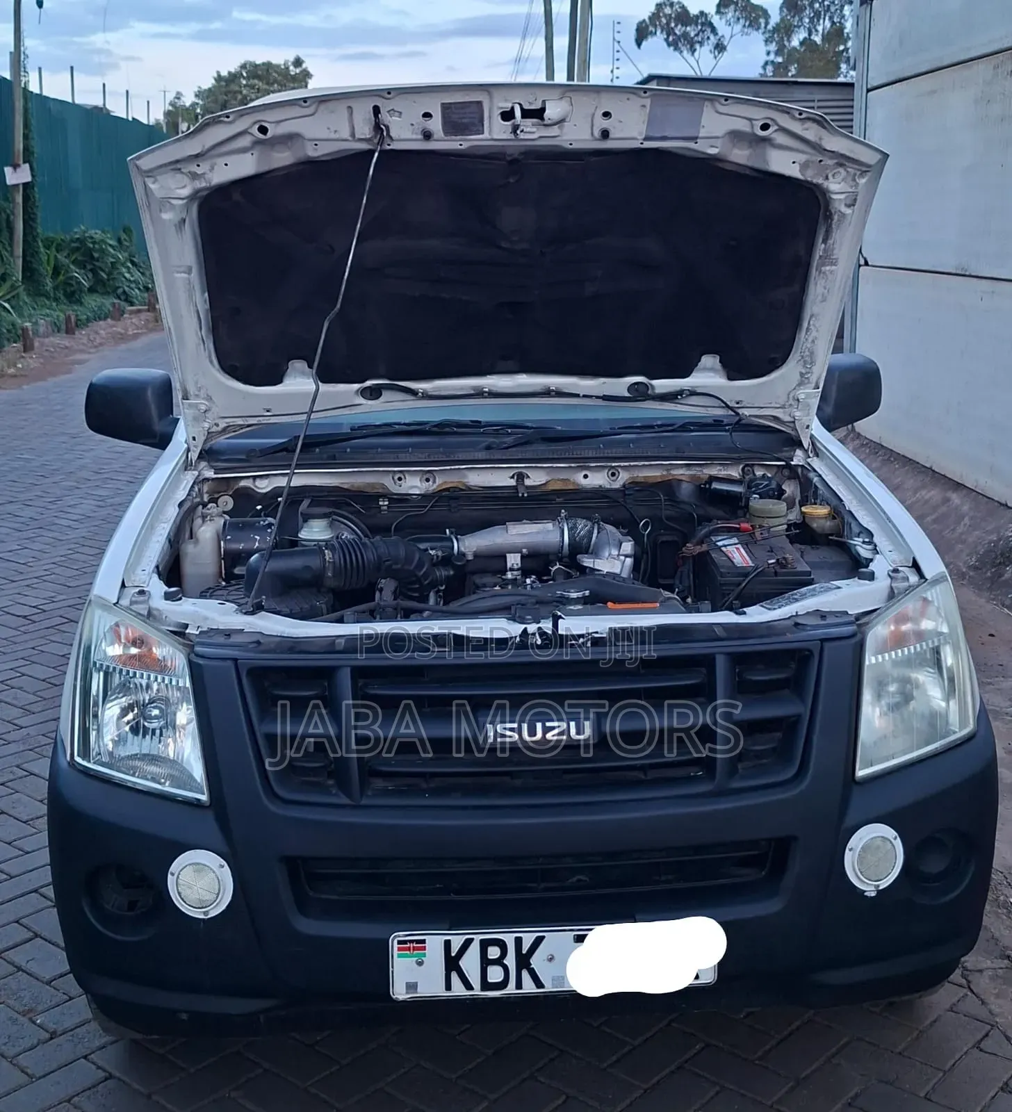Isuzu D-MAX 2010 White