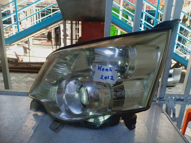 Toyota Noah 2012 Headlight - main view
