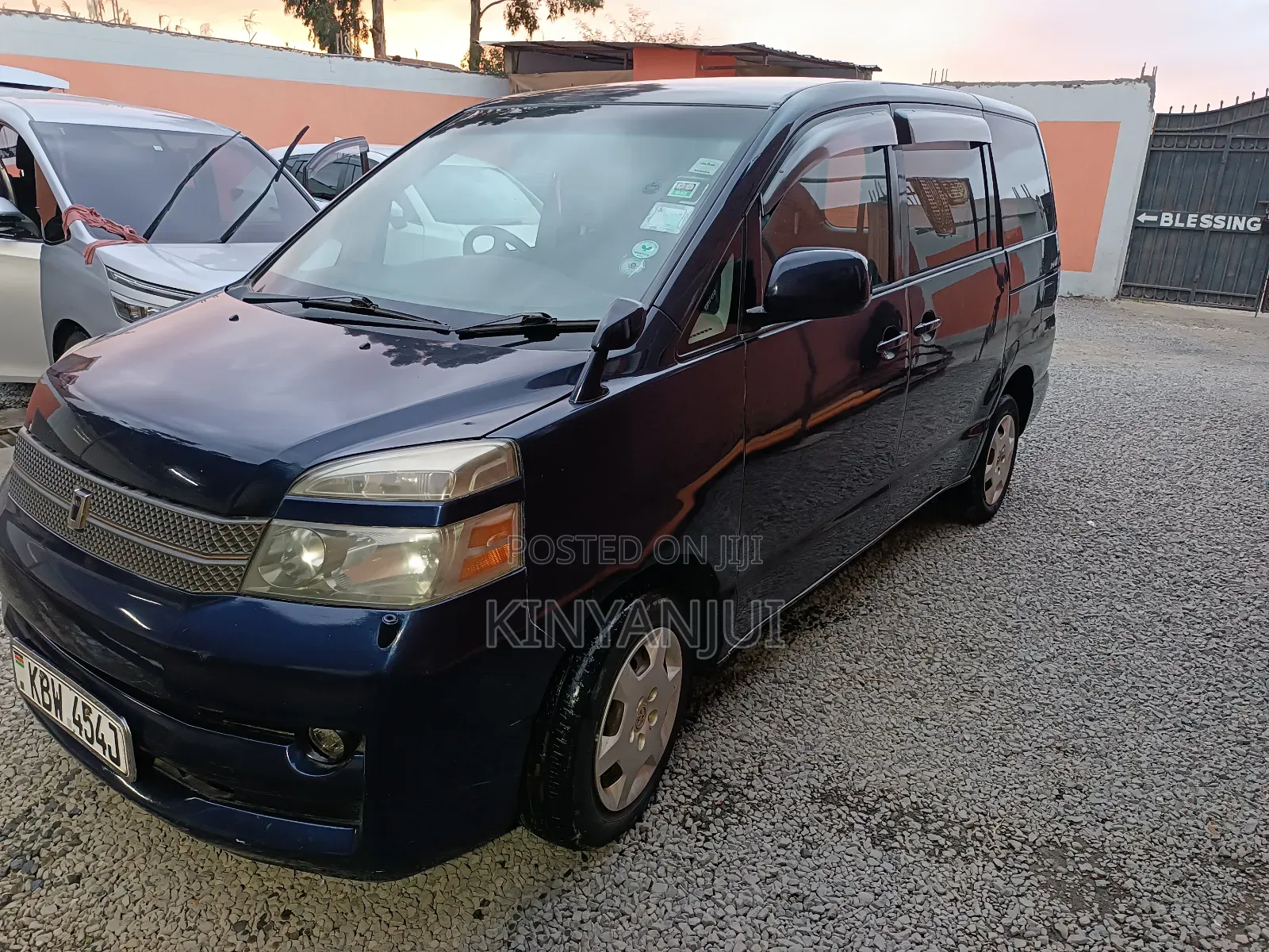Toyota Voxy 2006 Blue
