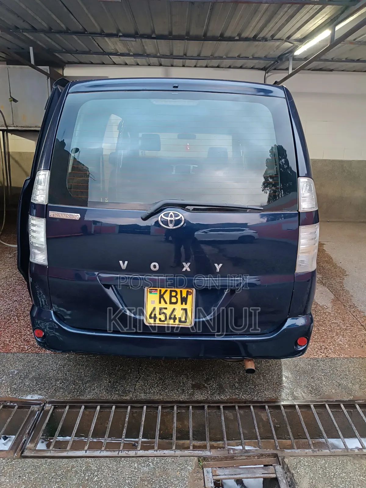 Toyota Voxy 2006 Blue
