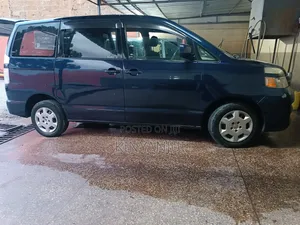 Toyota Voxy 2006 Blue