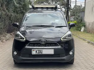 Toyota Sienta 2018 Brown