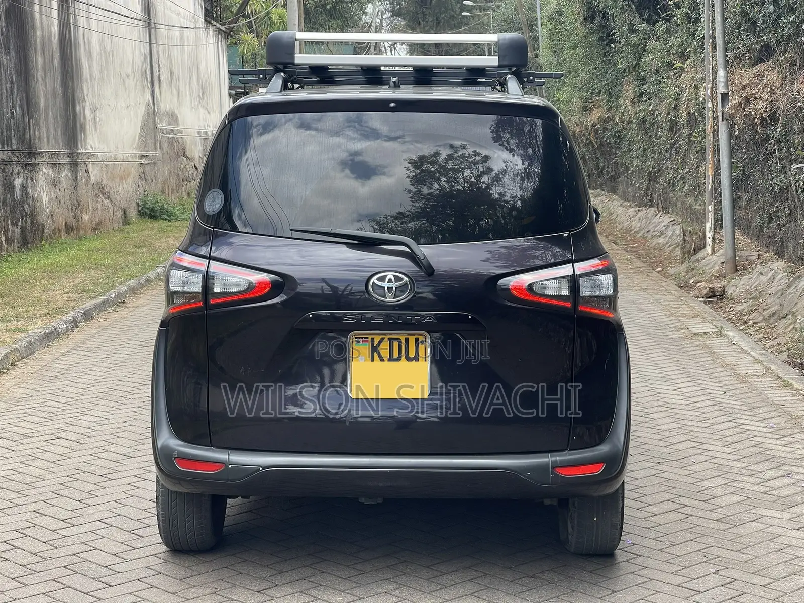 Toyota Sienta 2018 Brown