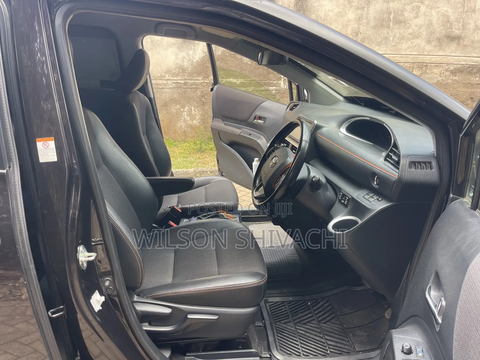 Toyota Sienta 2018 Brown