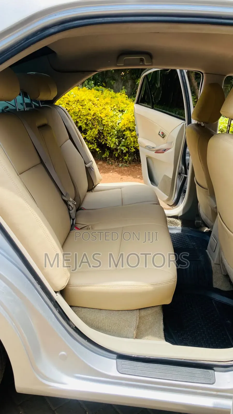 Toyota Premio 2012 Silver