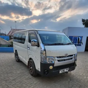 Toyota HiAce 2015 White