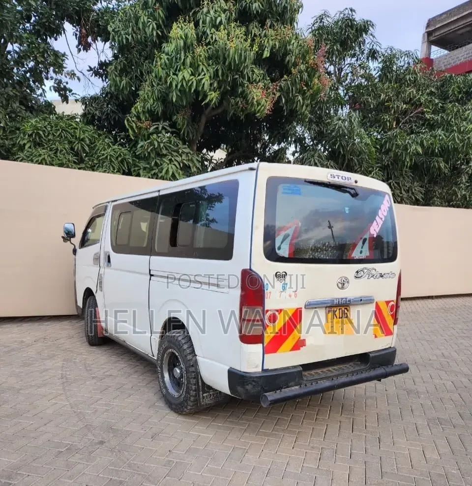 Toyota HiAce 2015 White