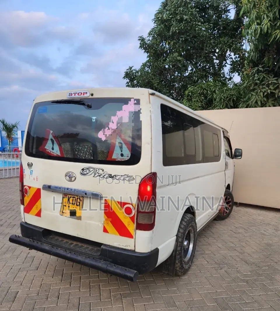 Toyota HiAce 2015 White