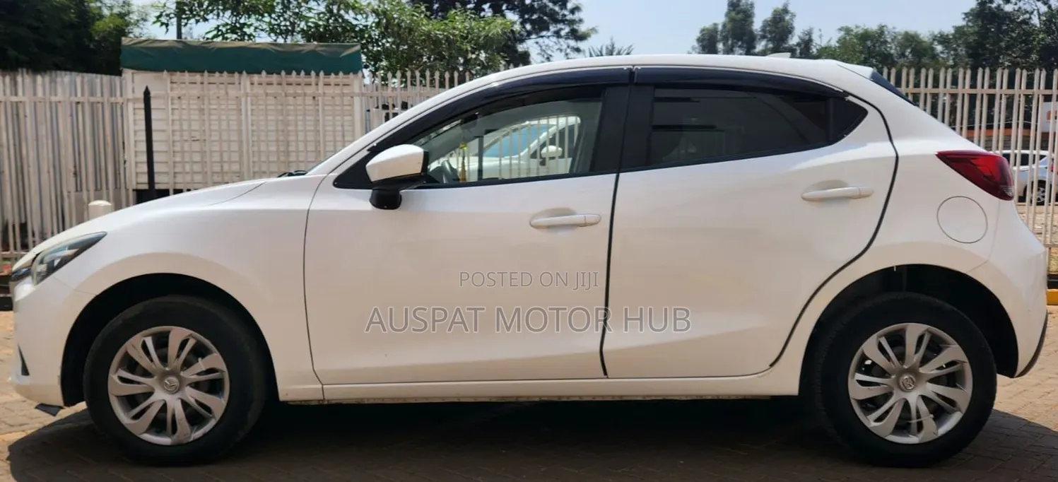Mazda Demio 2018 White