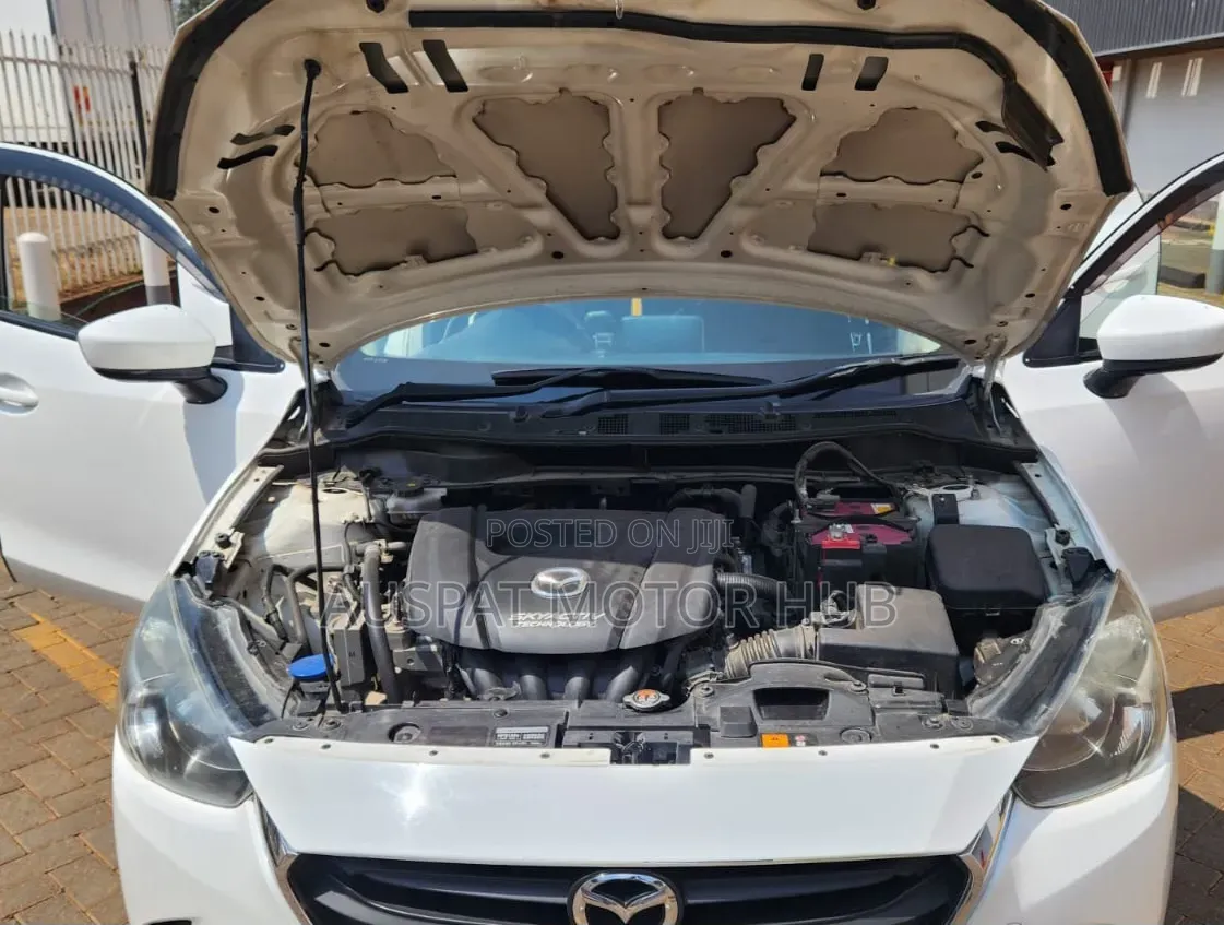 Mazda Demio 2018 White