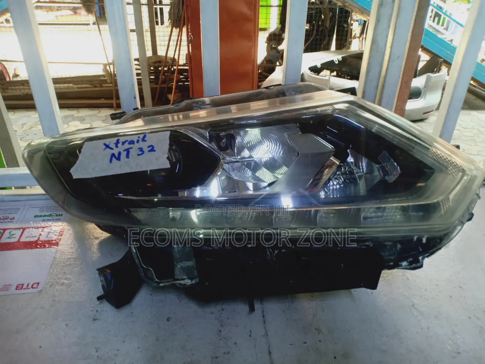 Nissan Xtrail 2015 Headlight