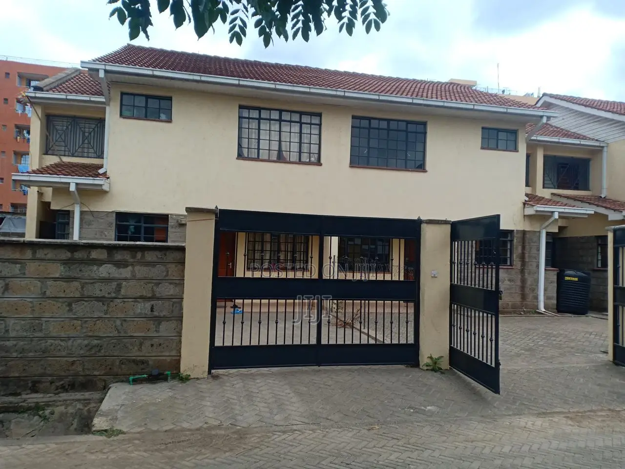 4bdrm Maisonette in Pipeline for sale