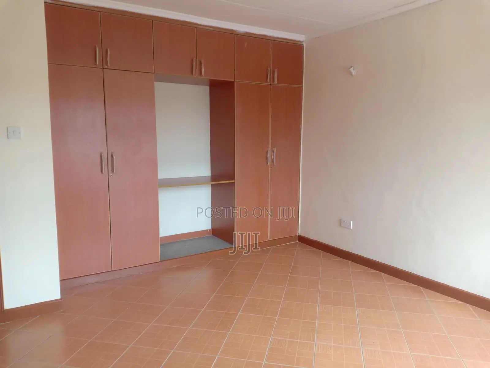 4bdrm Maisonette in Pipeline for sale