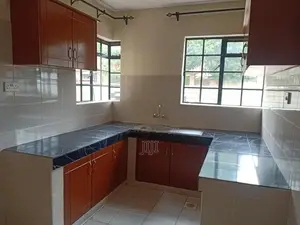 4bdrm Maisonette in Pipeline for sale