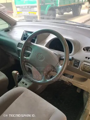 Toyota Corolla Spacio 2000 Silver
