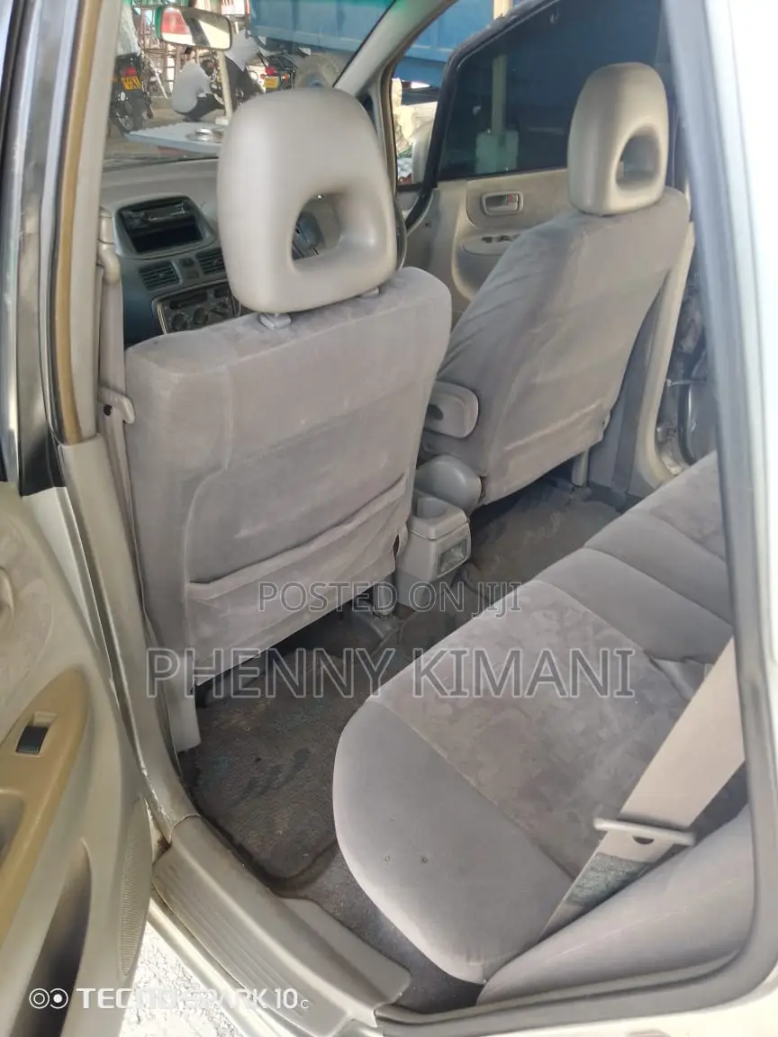 Toyota Corolla Spacio 2000 Silver