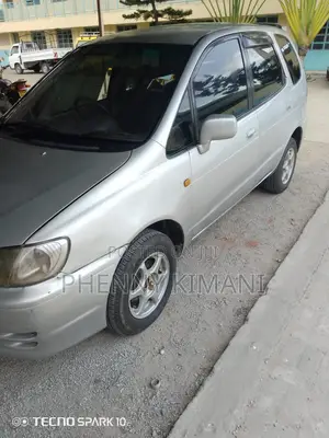 Toyota Corolla Spacio 2000 Silver