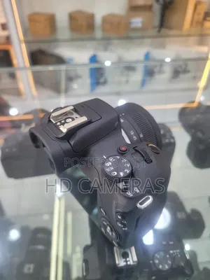 Canon Eos R100