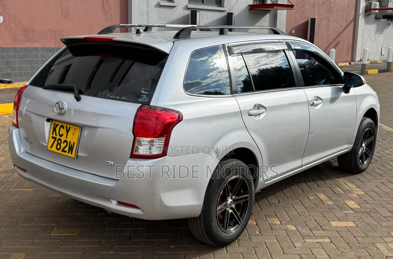Toyota Corolla Fielder 1.5 Petrol FWD 2013 Silver