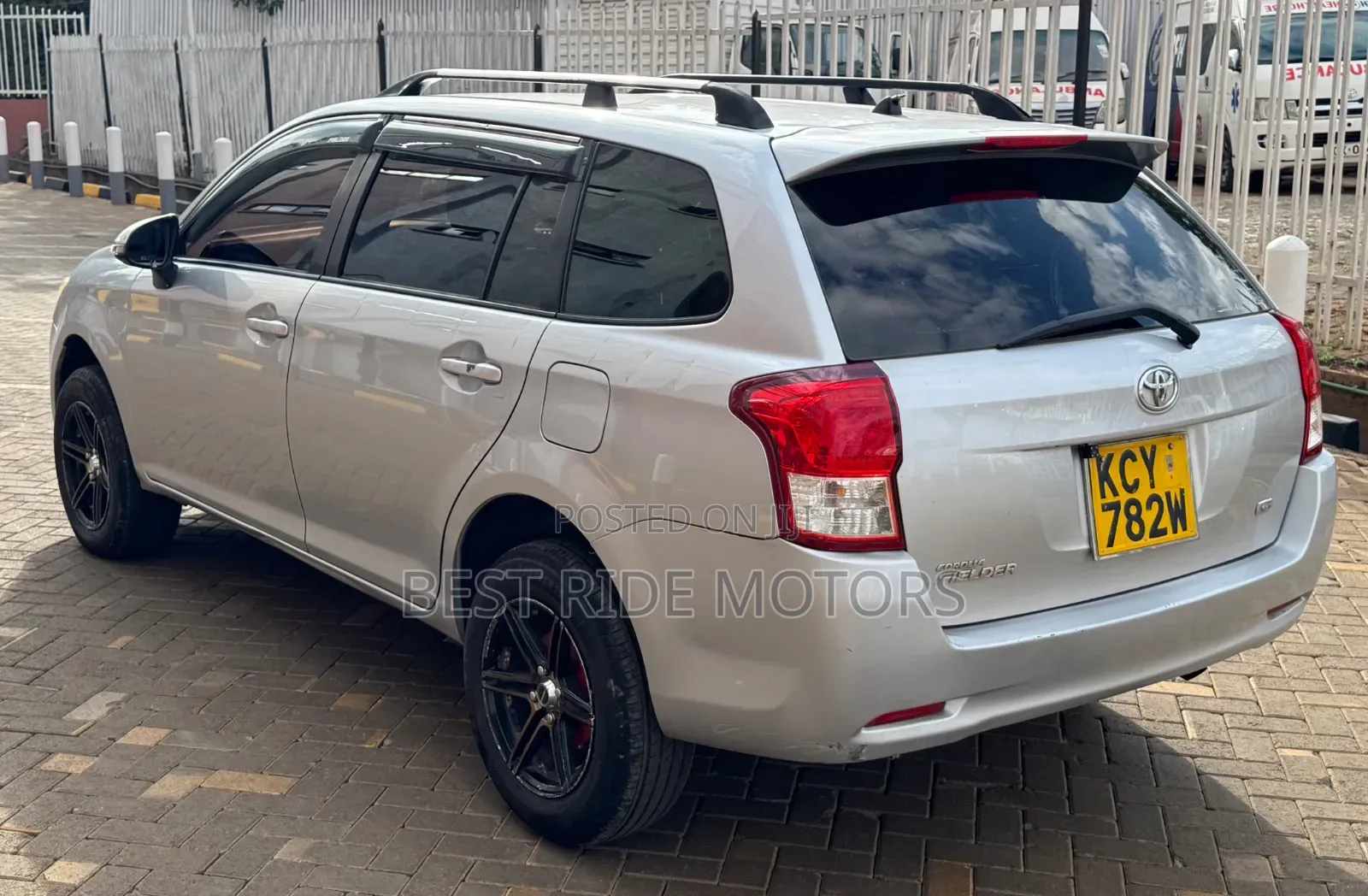 Toyota Corolla Fielder 1.5 Petrol FWD 2013 Silver