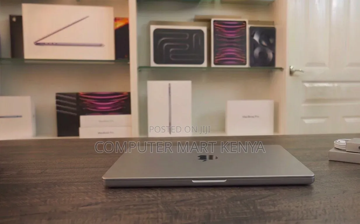 New Laptop Apple MacBook Pro 2026 M5 Max 48GB Apple M5 Max SSD 2T