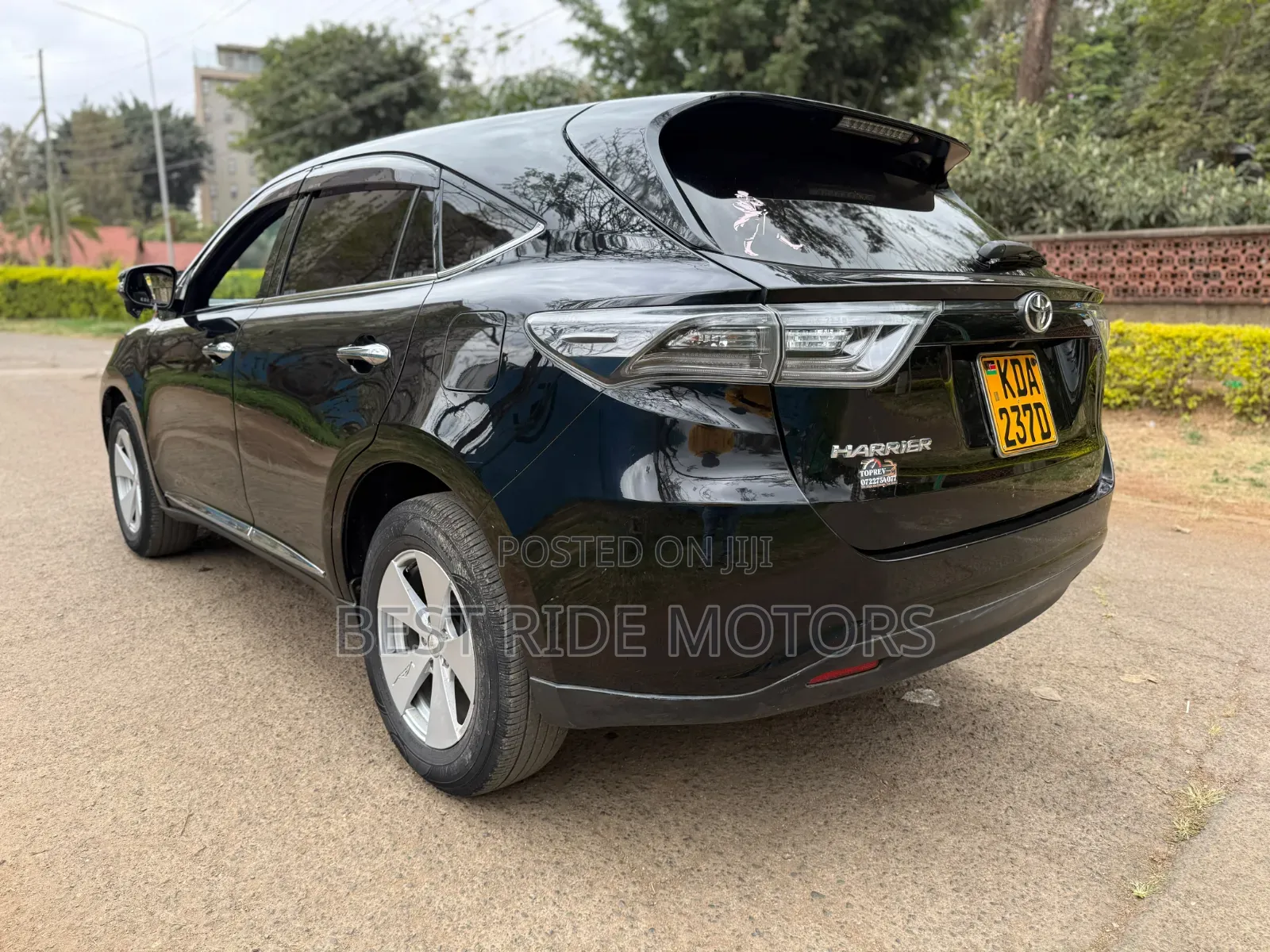 Toyota Harrier 2.0 2014 Black